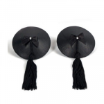 Elegantes pezoneras en color negro con espectacular diseño de borlas con un movimiento único e hipnotizador.