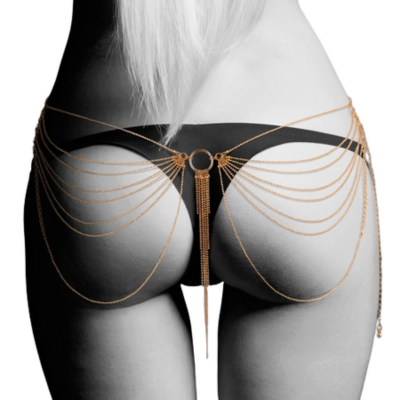 Elegante cadena metálica para decorar la cintura, se ajusta perfectamente a la figura del cuerpo gracias a su ajuste. 